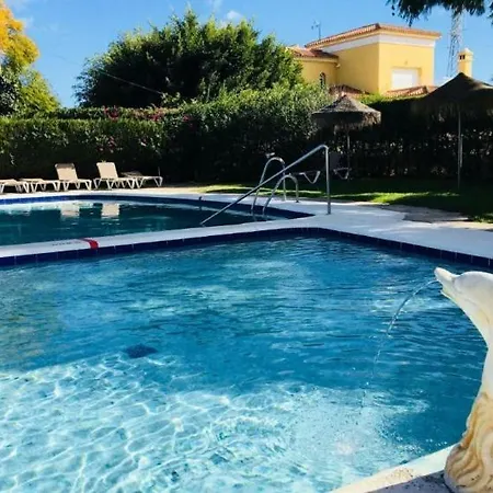 Deluxe Con Bano Privado En Atalaya Apartagolf, * エステポナ