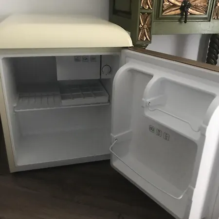 ホームステイ Deluxe Con Bano Privado En Atalaya Apartagolf, エステポナ